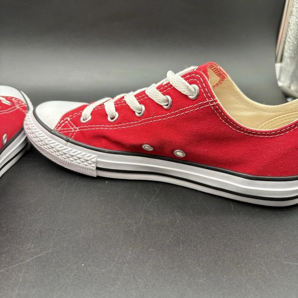 Converse Chuck Taylor All Star Low Top Youth Size 3 Red Canvas Sneakers 3J236